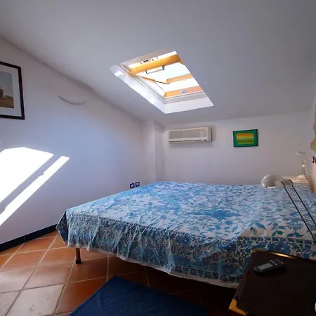 Con Vista Mare Loc. Fena Apartment *